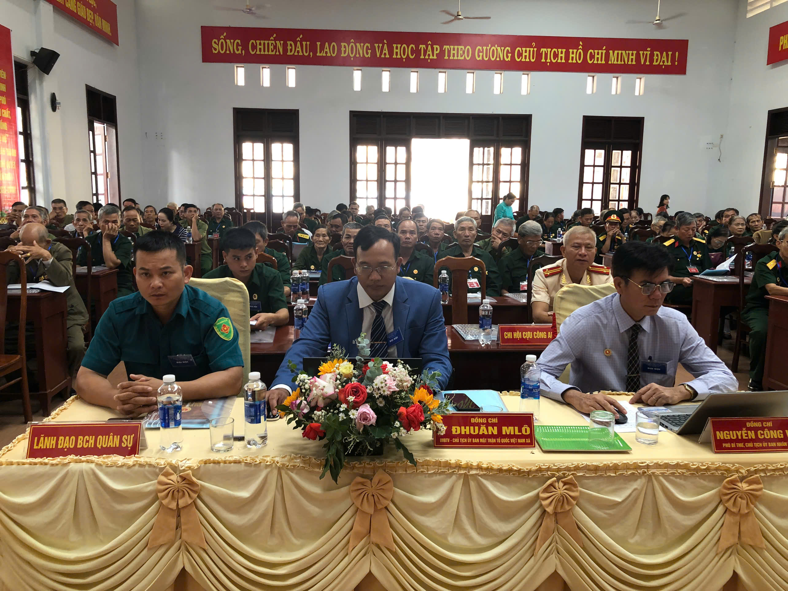 dai  bieu tham du dai hoi 2